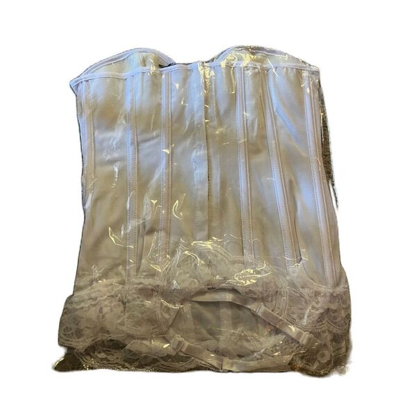 Silver corset - Picture 4 of 7